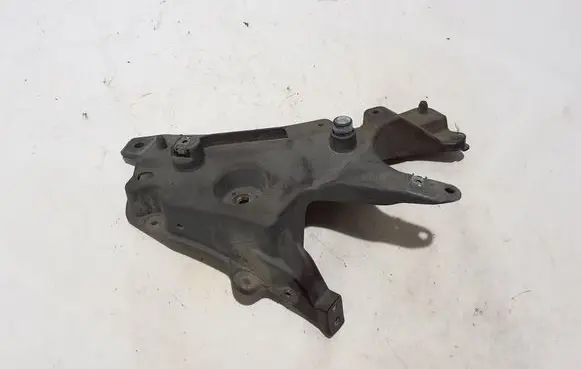 Volvo S90, V90 Fender mounting bracket 31378985