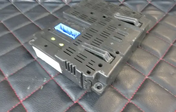 Fiat 500 Central body control module 51884624 10R030427 FTNEMJJ70