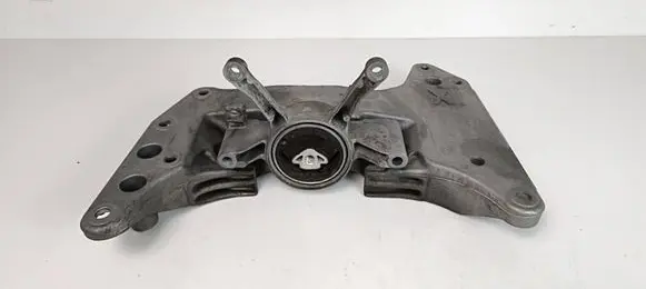 BMW 3 G20 G21 Gearbox mounting bracket 9485334