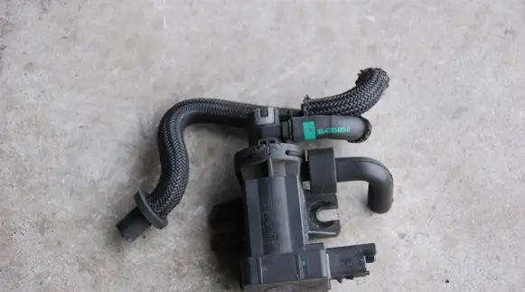 Citroen C4 Cactus Vacuum valve 