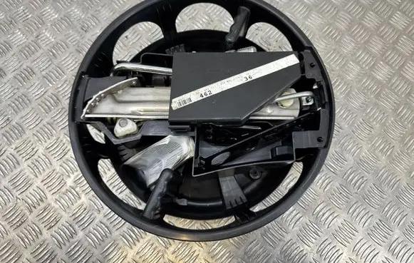 Mercedes-Benz C W204 Tool set A2128980914
