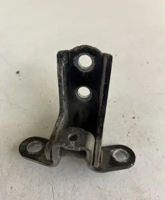 Hyundai Santa Fe Rear door lower hinge