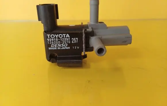 Toyota Corolla Verso E121 Turbo solenoid valve 9091012257 1362002570