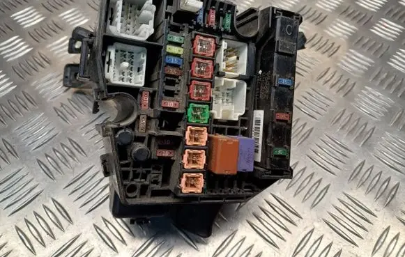 Toyota Yaris Fuse box set 7178R0A1
