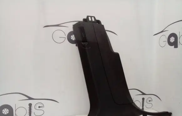 (B) pillar trim (bottom)