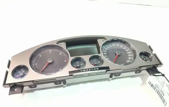 Volkswagen Phaeton Speedometer (instrument cluster) 3D0920886C
