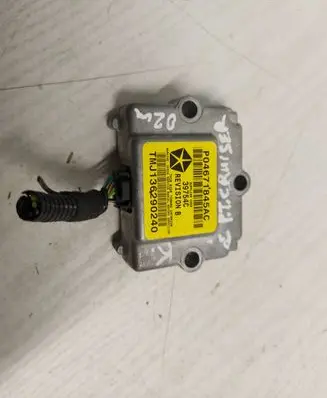 Chrysler PT Cruiser Airbag deployment crash/impact sensor P04671845AC 39754C TMJ136290240