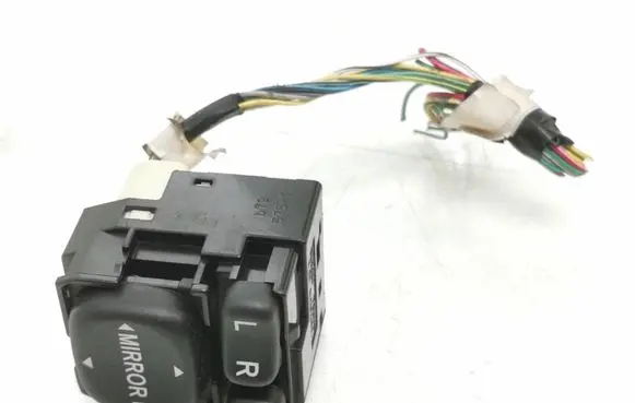 Toyota Avensis T250 Wing mirror switch 183575