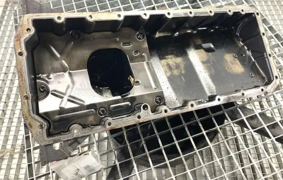 BMW 5 E39 Oil sump 2248645