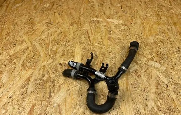 Engine coolant pipe/hose