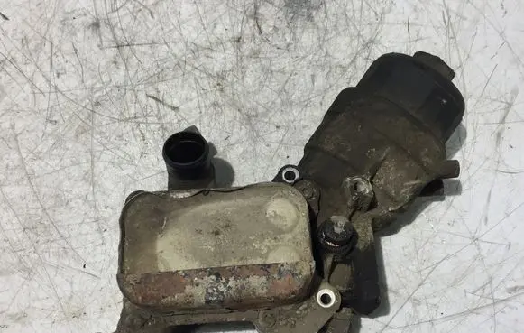 Fiat Doblo Oil filter mounting bracket