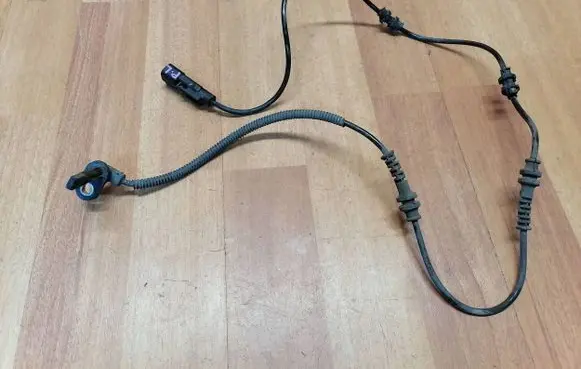 Opel Astra K ABS brake wheel speed sensor 39002171 42703444 10071157624