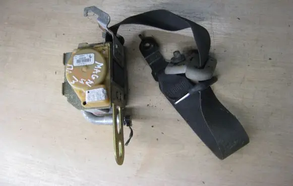 Dodge Magnum Front seatbelt 2020529