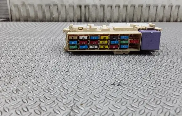 Renault Modus Fuse module 8200241944