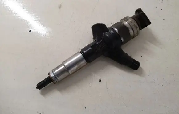 Subaru Outback Fuel injector 16613AA030