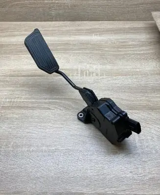 Toyota Yaris Accelerator throttle pedal 7811047011 1988009610
