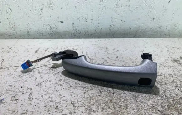 Volvo XC70 Front door exterior handle 16240