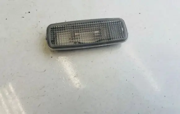 Audi A6 S6 C5 4B Other interior light 8l0947105a