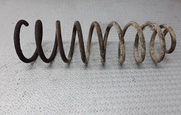 Volkswagen Golf III Rear coil spring