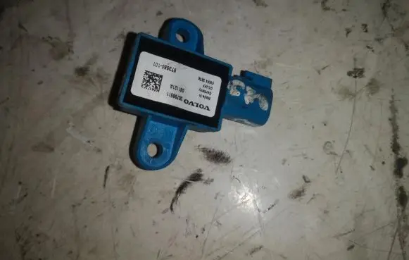 Volvo C70 Airbag deployment crash/impact sensor 30798511 C1315