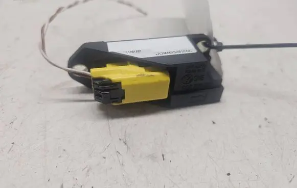 Volkswagen Golf IV Airbag deployment crash/impact sensor 600909606