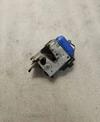 Audi A8 S8 D2 4D Rear door lock 4D0839015D