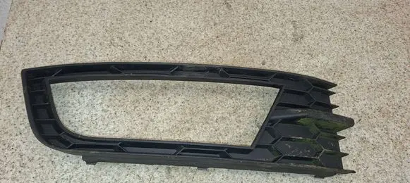 Skoda Octavia Mk3 (5E) Front fog light trim/grill 5E0807682 3200201114 1140362501