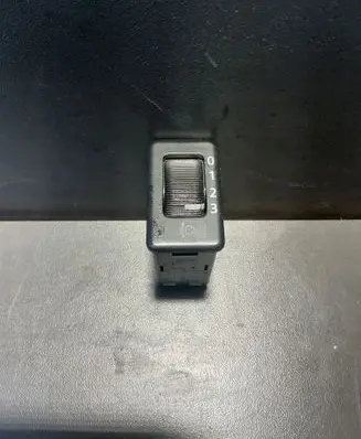 Nissan X-Trail T30 Headlight level height control switch 