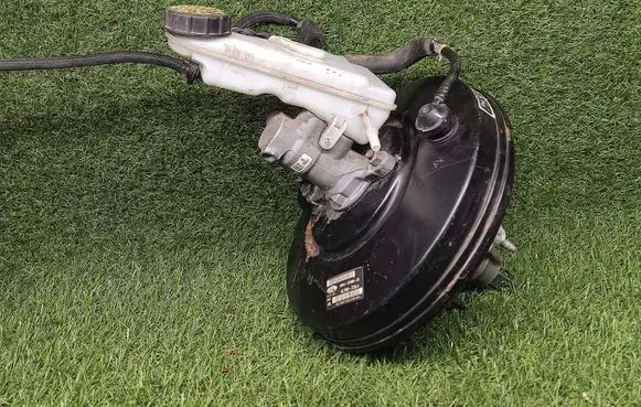Ford Focus ST Brake booster BV612B195ZE 03786277324