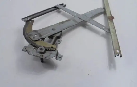 Chevrolet Matiz Front door manual window regulator 