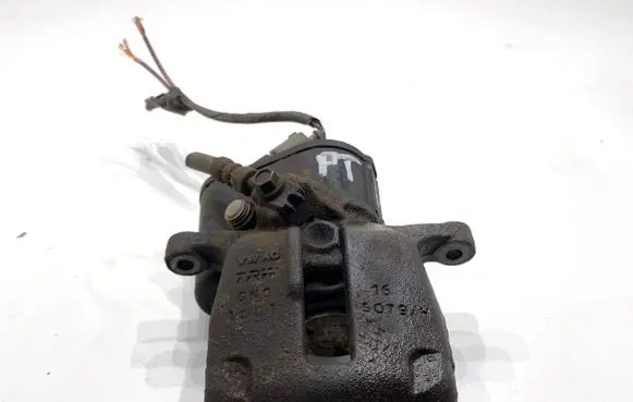 Volkswagen PASSAT B7 Rear brake caliper 