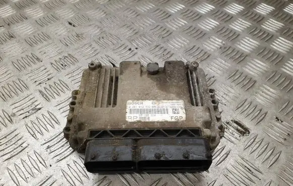 Opel Zafira B Engine control unit/module 0281012532