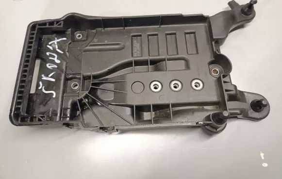 Skoda Kamiq Battery tray 3021872 2Q0915331