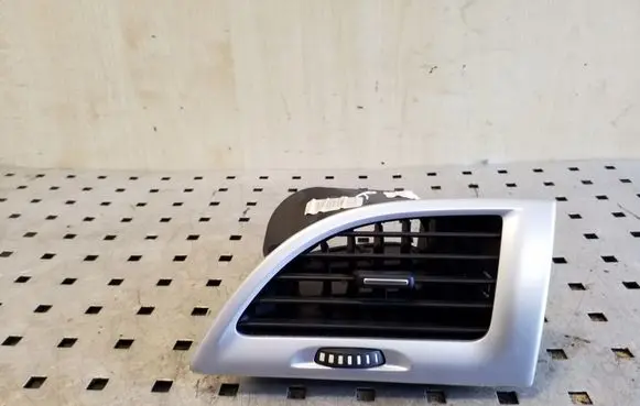 Renault Megane III Dashboard side air vent grill/cover trim