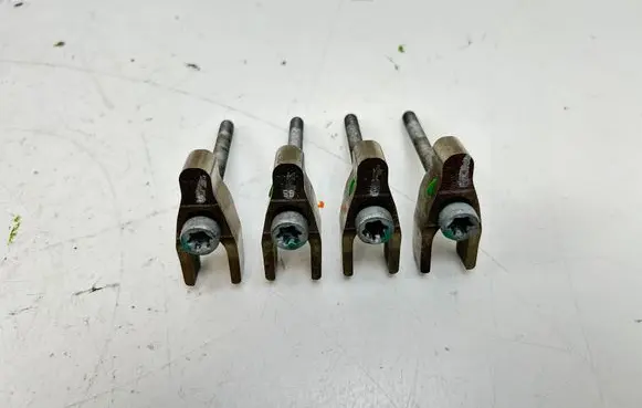 Mercedes-Benz GLC X253 C253 Fuel Injector clamp holder 