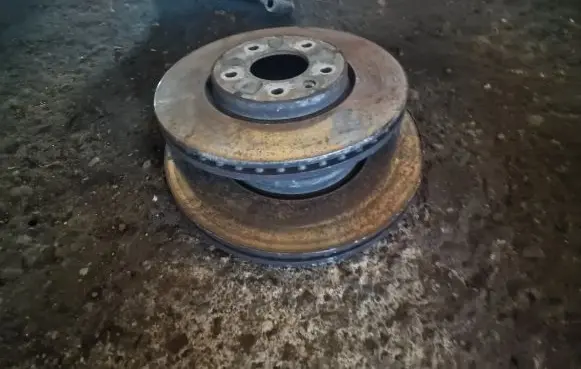 Opel Zafira C Front brake disc