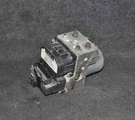 Toyota Corolla E120 E130 ABS Pump
