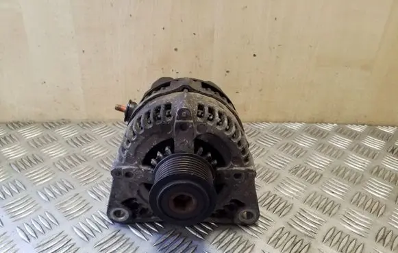 Suzuki Grand Vitara II Generator/alternator 3140067J0 1042104660