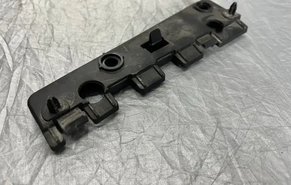 Volvo S60 Fender mounting bracket 31448916