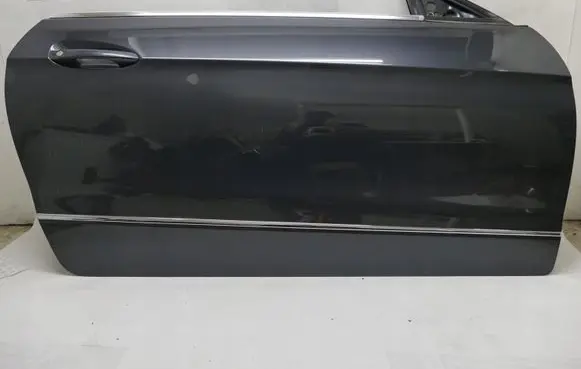Mercedes-Benz E C207 W207 Front door