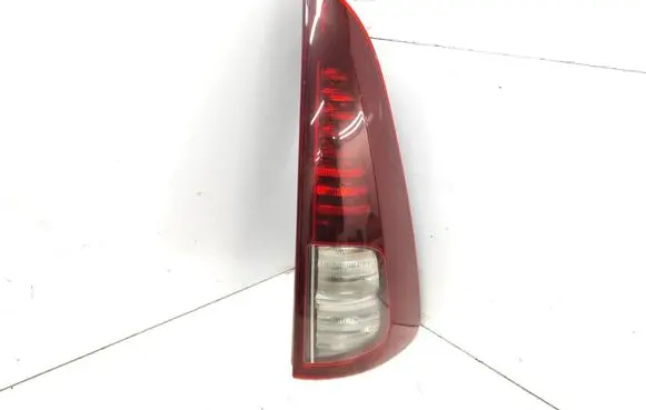 Renault Espace IV Rear/tail lights 8200394724