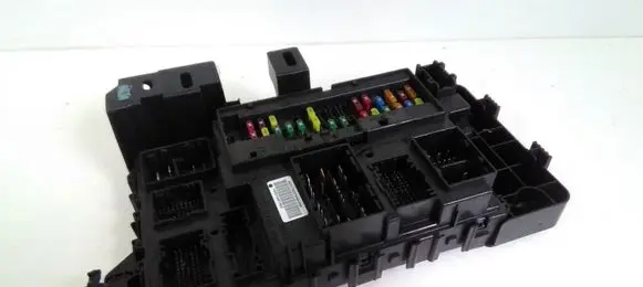Ford Mustang VI Fuse module GR3T15604