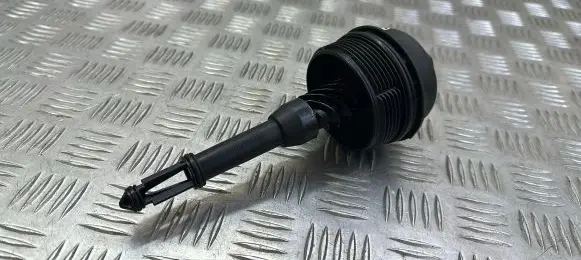 Mercedes-Benz C W205 Oil filter cover 