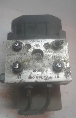 Audi A4 S4 B5 8D ABS Pump 8E0614111 0265216411