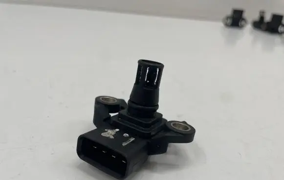 Opel Zafira B Air pressure sensor 8973811911
