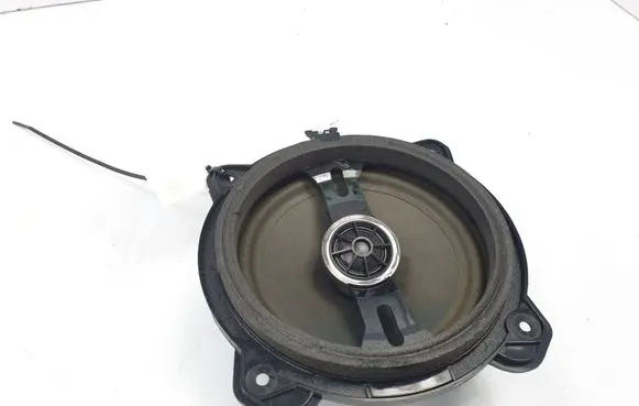 Audi A3 S3 8P Front door speaker 8H0035411