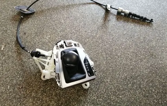Mazda CX-3 Gear shifter/selector DA6B46100