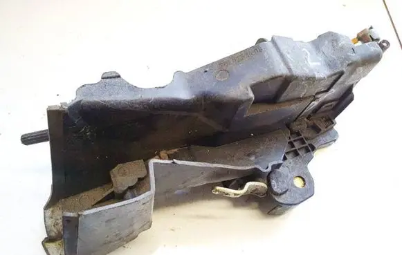 Mercedes-Benz E W210 Front door lock 2027204439
