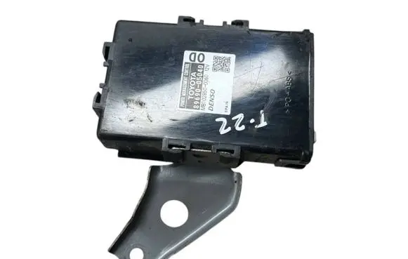 Toyota Avensis T270 Other control units/modules 8969005040 MB1028500060