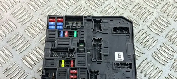 Nissan X-Trail T32 Fuse module 284B74CE0A